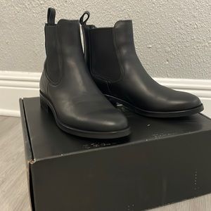 Thursday Boot Co. Duchess Chelsea Boot. Size 7.5.